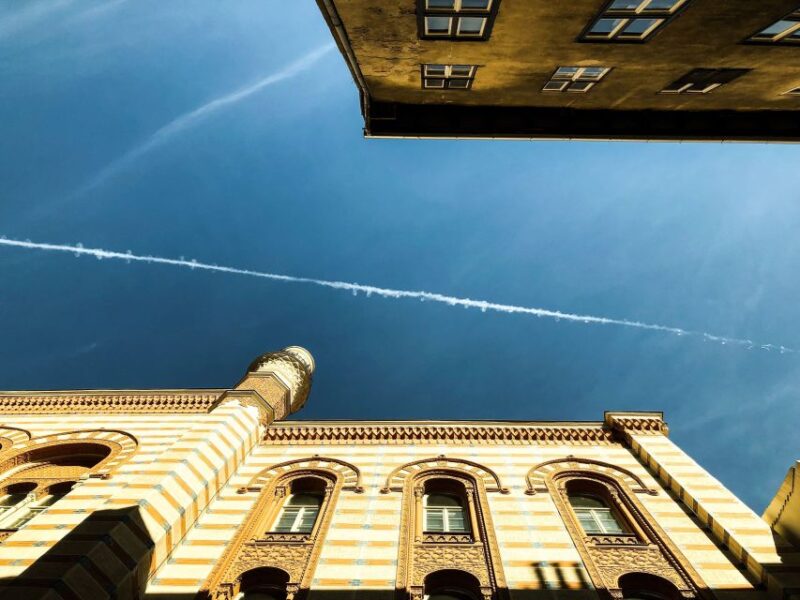 A Journey Through Jewish Budapest - Walking Tour - Guided by Experts