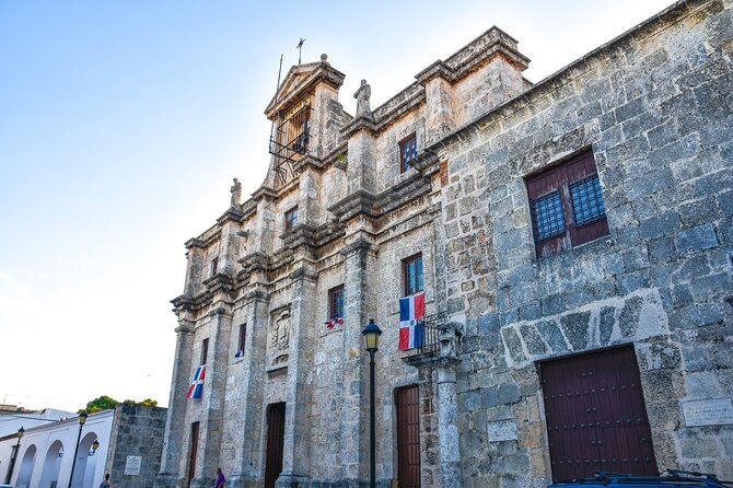 A Journey Through Santo Domingos Past and Present - Connecting With Dominican Heritage