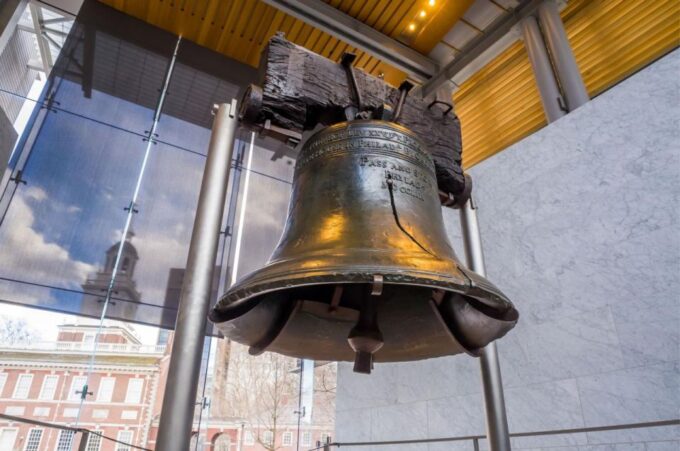 A Magical Christmas Tour in Philadelphia - Philadelphias Historic Streets