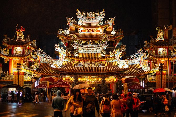 A Magical Evening in Taipei: Private City Tour - Health and Safety Regulations