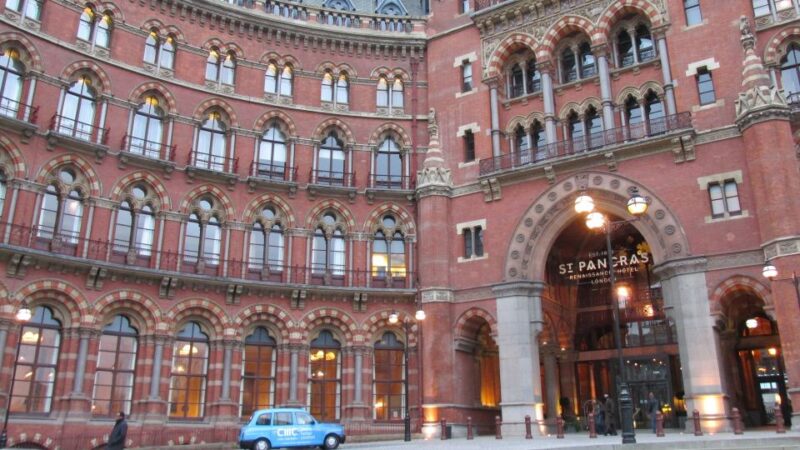 A Muggles Guide to London: Harry Potter Walking Tour - Live Guide and Tour Language