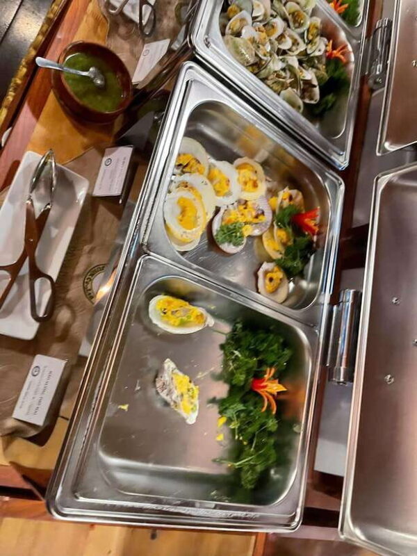 A O Show And Dinner Cruise On Saigon River Private Tour - Dietary Options