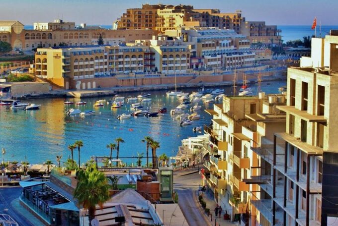 A Private Driver For 6 Hours - Maltese Snack Included