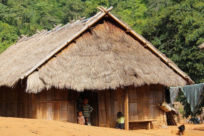 A Relaxing Day at the Kuang Si Falls - Exploring Handicraft Workshops