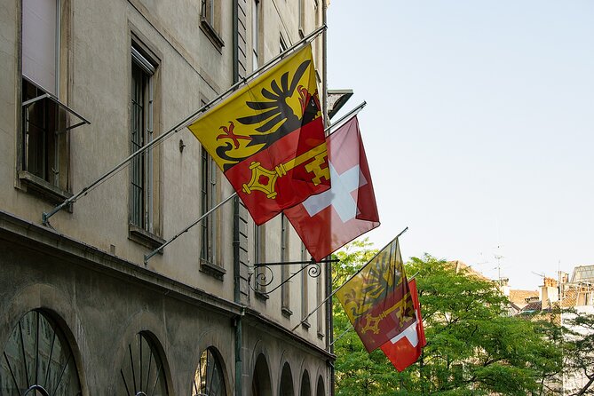 A Self-Guided Audio Tour of Geneva's Old Town - Navigating the Old Town