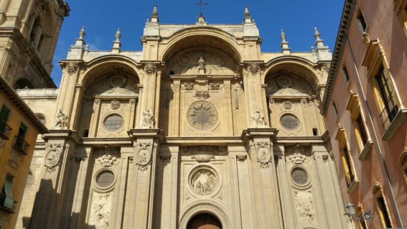 A Self-Guided Audio Tour of Granadas Historical Centre - Exploring Moorish, Renaissance, and Baroque