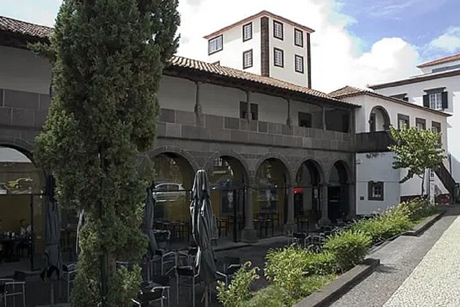 A Self-Guided Walk Through Funchal's Historic Heart With a Local - Navigating the Mercado Dos Lavradores