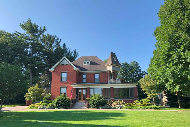 A Self-Guided Walking Audio Tour of Holland, Michigan - Meeting and End Points