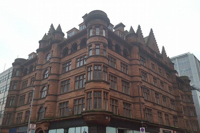 A Small Group Eclectic Belfast Walking Experience - What to Expect on the Tour