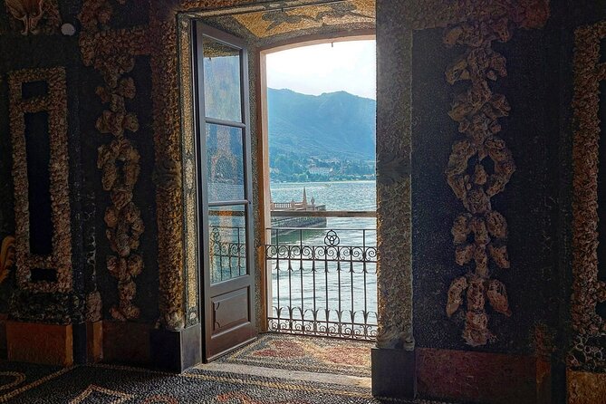 A Special Late Afternoon Tour of Borromean Islands Isola Bella - Private Boat Cruise