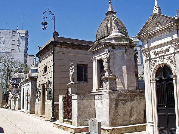 A Step Into History and Arquitecture Around Recoleta Cemetery - The Tombs of the Elite