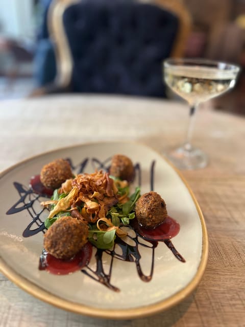 A Taste Of Edinburgh Food Tour. Includes All Food & Drinks - Three-Course Meal
