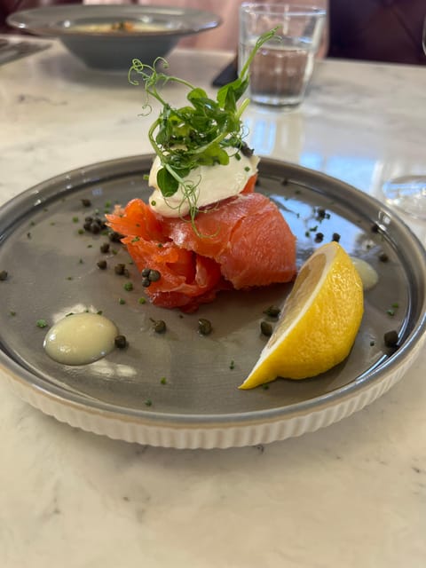 A Taste Of Edinburgh Food Tour. Includes All Food & Drinks - Meeting Point