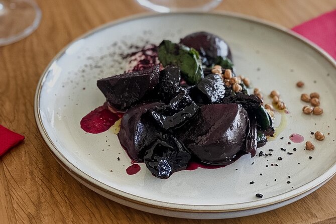 A Taste of Spring: Wine & Gourmet Food Experience in Villa Velis - Main Course