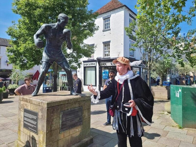 A Tour of Warwick With Queen Elizabeths Secret Lover - Tour Details