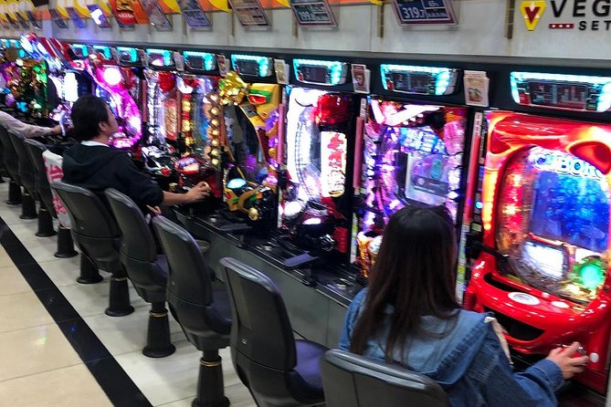 A Tour to Enjoy Japanese Official Gambling (Horse Racing, Bicycle Racing, Pachinko) - Betting on the Races