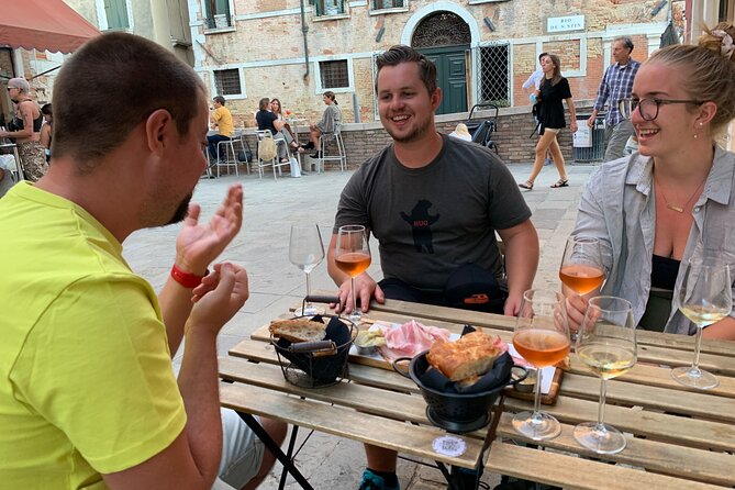 A Venetian Evening - Wine Tasting & Tapas Tour With a Local Guide - Explore Dorsoduro District
