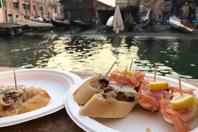 A Venetian Evening - Wine Tasting & Tapas Tour With a Local Guide - Policies and Cancellations