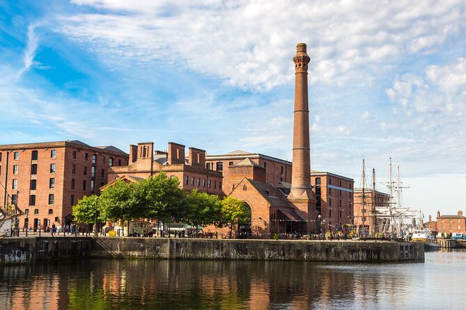 A Walk Through Time: History of Liverpool Walking Tour - Tour Meeting and Ending Points