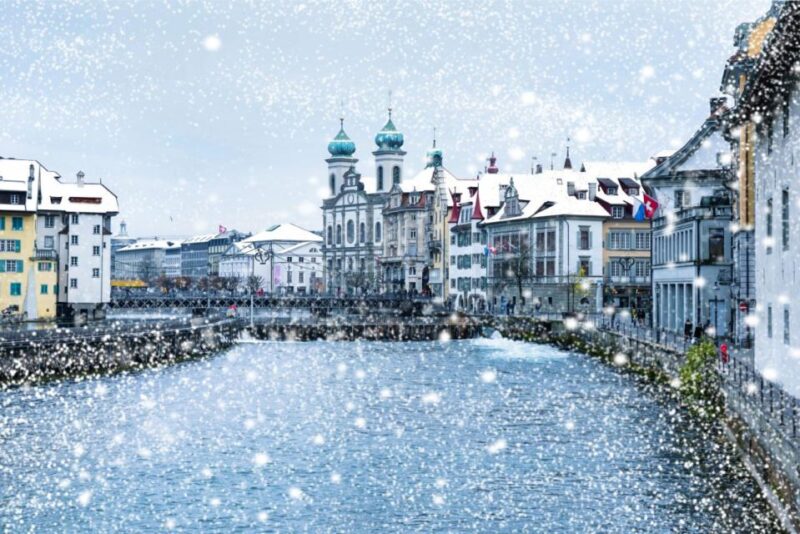 A Wonderful Christmas Tour in Lucerne - Live Tour Guide and Language