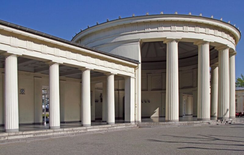 Aachen Center: One Day Audio Tour Experience - Navigation and Connectivity
