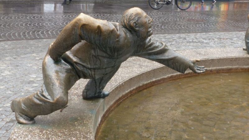 Aachen: Old Town Self-guided Fountain Rally - Tour Features