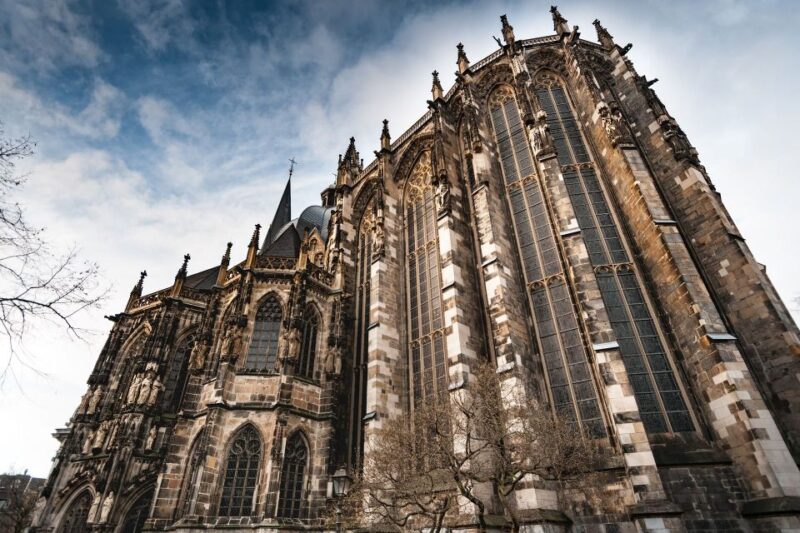 Aachen: Private Walking Tour With A Professional Guide - Participant Information