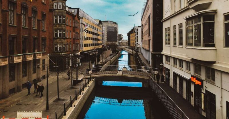 Aarhus: Express Walk With a Local in 60 Minutes - Exploring Aarhus Vibrant Arts Scene