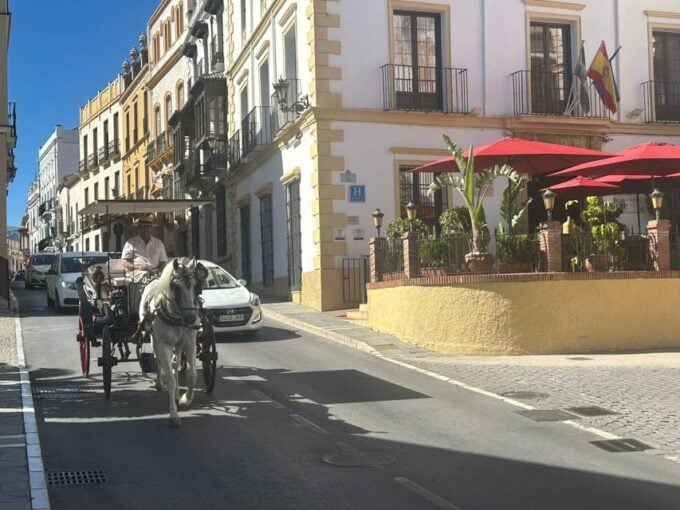 Ab Mijas: Private Tour Ronda and Setenil De Las Bodegas - Discovering Setenil De Las Bodegas