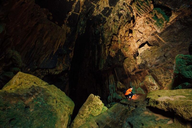 Abandoned Valley Adventure - E Cave & Golden Cave - 1D - Exploring Golden Cave