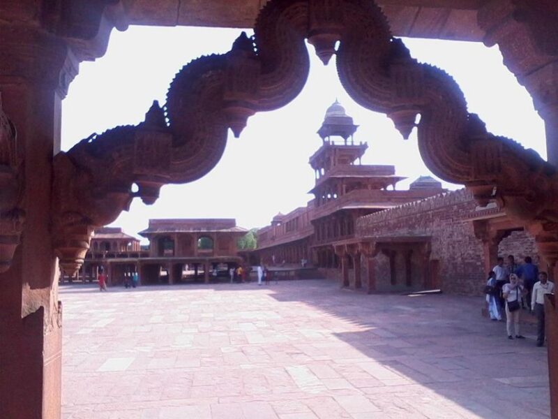 Abhaneri Step Well & Fatehpur Tour With Jaipur to Agra - Itinerary Highlights