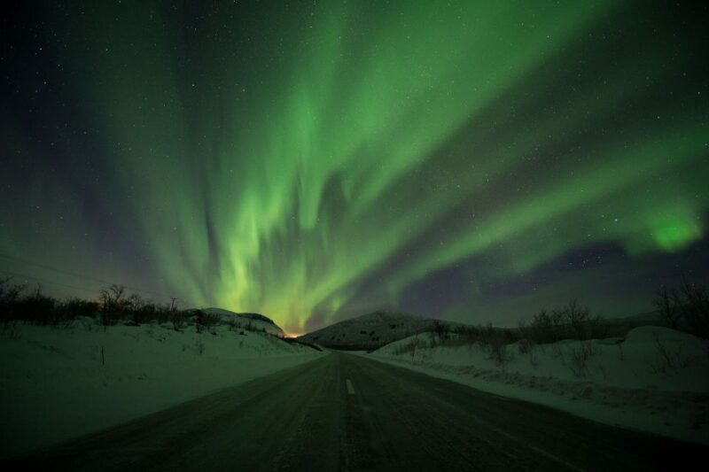 Abisko: Guided Aurora Chase With Hotel Transfers - Northern Lights Viewing