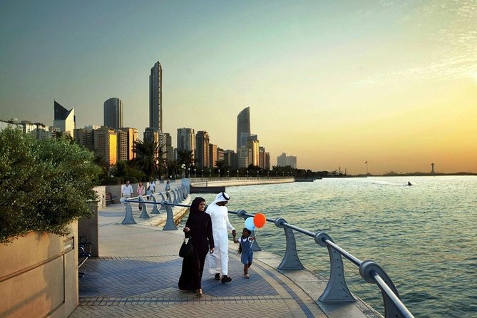 Abu Dhabi Day Tour From Dubai With Sheikh Zayed Grand Mosque - Visiting the Sheikh Zayed Grand Mosque