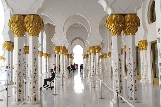 Abu Dhabi : Private Tour With Professional Driver From Dubai - Highlights of Yas Island