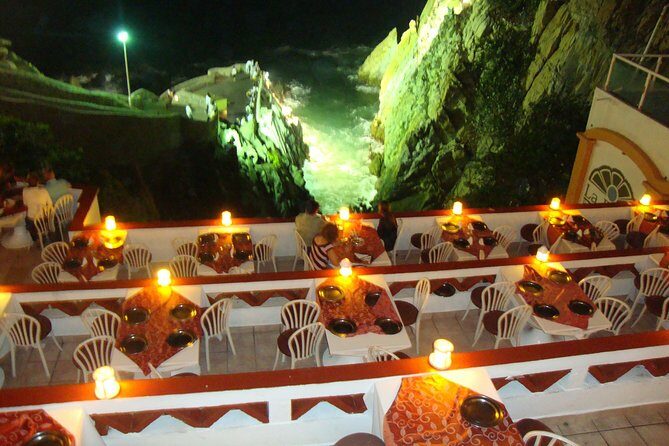 Acapulco Cliff Divers at Night - A Full Breakdown of the Experience