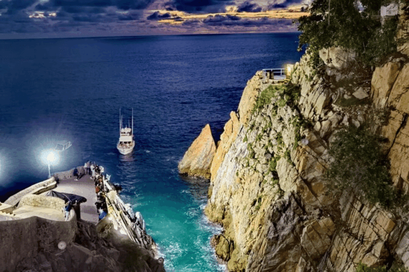 Acapulco: Express Cliff Diving Show Tour - Booking Information