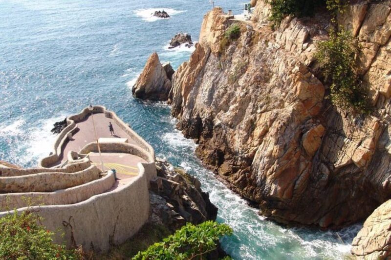 Acapulco: Express Cliff Diving Show Tour - Cliff Diving Show