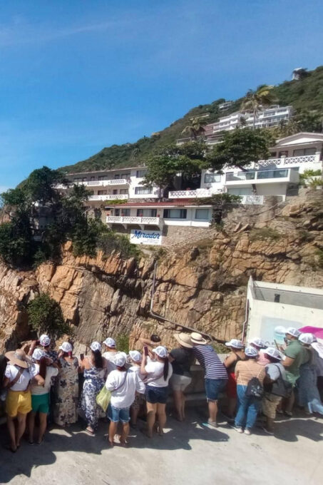 Acapulco: Express Cliff Diving Show Tour - Frequently Asked Questions