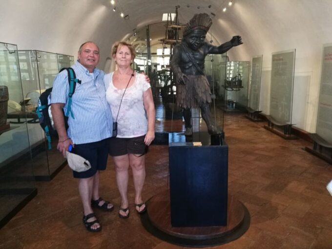 .Acapulco History Cultural Tour & Cliff Divers Show W/Lunch - Languages and Group Size