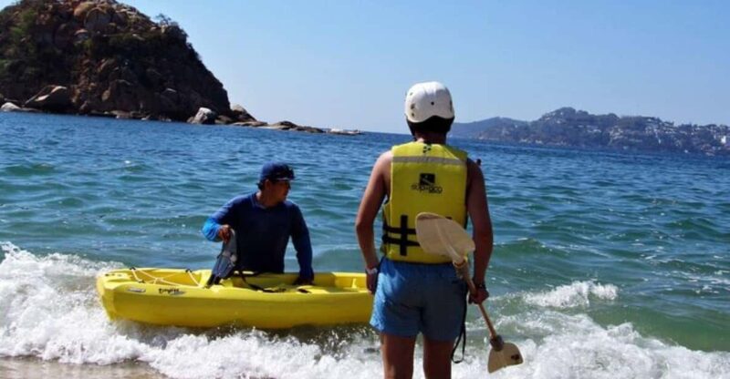 Acapulco: Kayak to El Morro Islet - Safety and Accessibility
