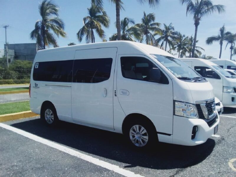 Acapulco Private Airport Transfer - Vehicle Specifications