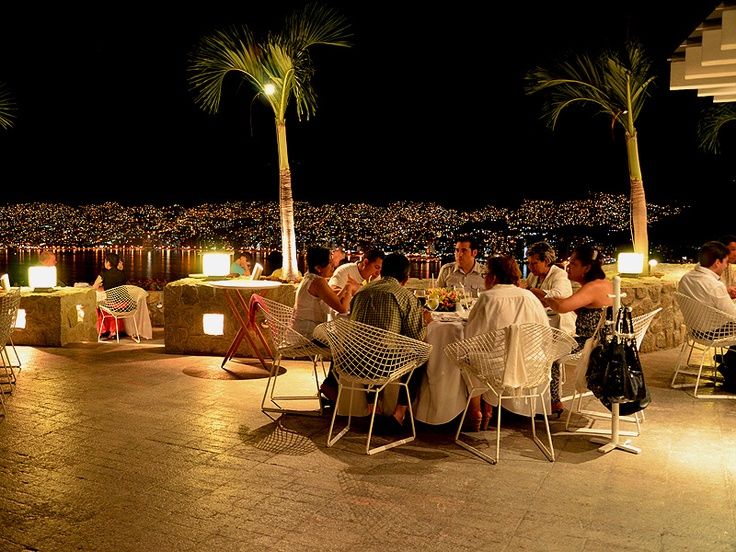 *Acapulco: Private Luxury Dinner, Drinks & High Cliff Divers - Key Points
