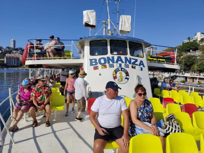 Acapulco: Sunset on Yacht Bonanza Tour - Frequently Asked Questions