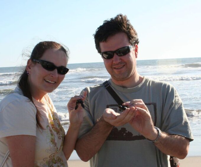 Acapulco: Turtle Release Experience - Live Tour Guide in Spanish