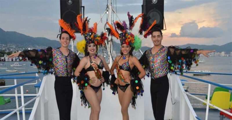Acapulco: Yacht Party and Sunset - Key Points