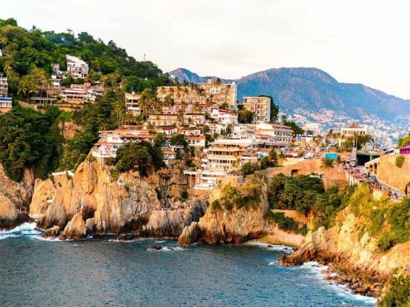 Acapulco: Yacht Party and Sunset - Onboard Experience