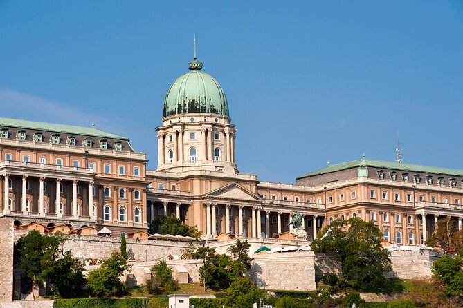 Accessible Budapest Tour - Exploring Heroes Square