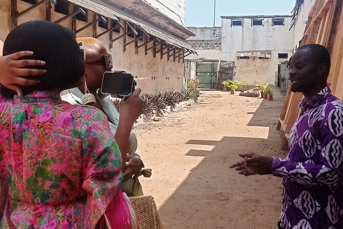 Accra Explored: A Full-Day Private City Tour for Culture Seekers - Taking in Ghanaian Cuisine