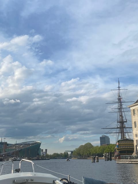 Adamboat: Cozy City Centre Cruise - Cruise Highlights