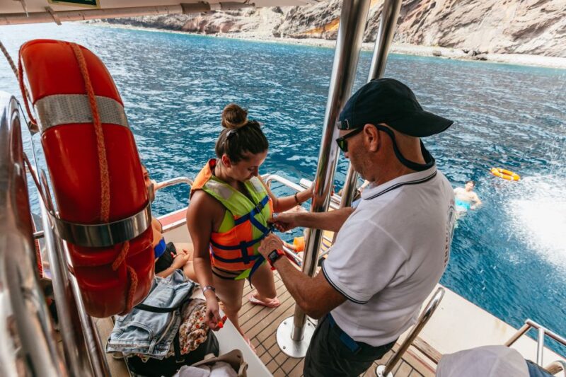 Adeje: Whale and Dolphin Watching With Lunch and Swimming - Lunch and Refreshments